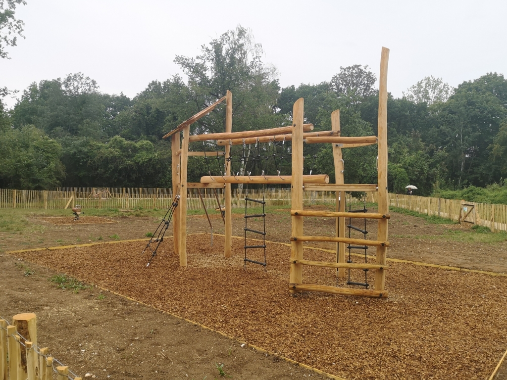 Cesson - Aménagement aire de jeux du parc urbain